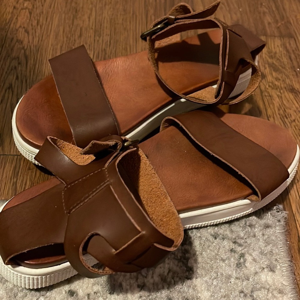 MIA platform shoes
